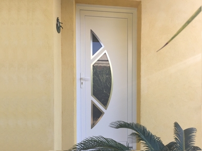 Porte d'entre demi-lune avec contour inox